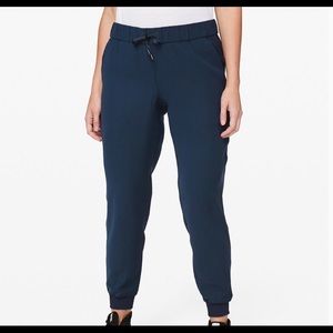 Lulu lemon on the fly joggers size 6